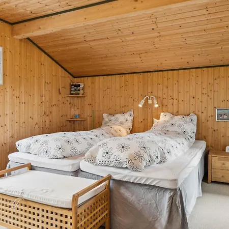 Summerhouse In Peaceful Surroundings Vakantiehuis