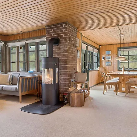 Summerhouse In Peaceful Surroundings Vakantiehuis