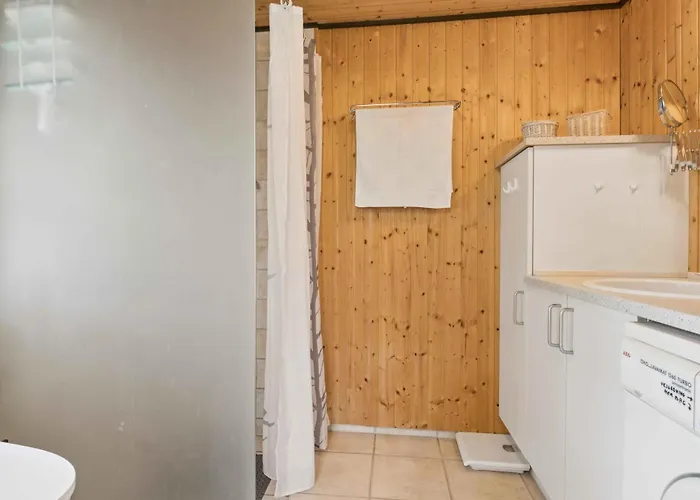 Summerhouse In Peaceful Surroundings *